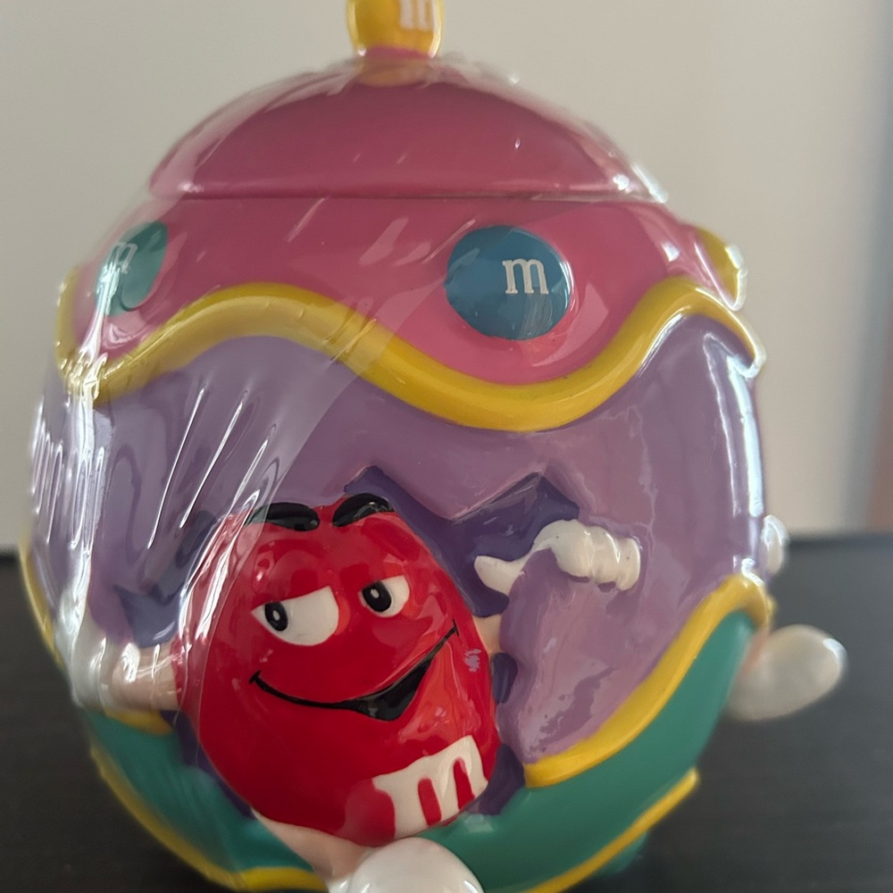 M&M'S Easter Egg candy/cookie Sealed Rare